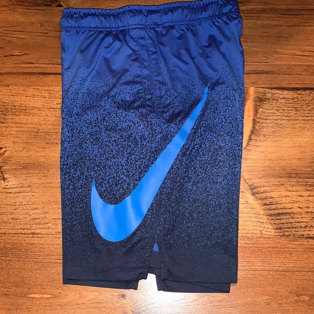 SOLD💥BLUE NIKE SHORTS - BOYS LARGE - Picture 2 of 4